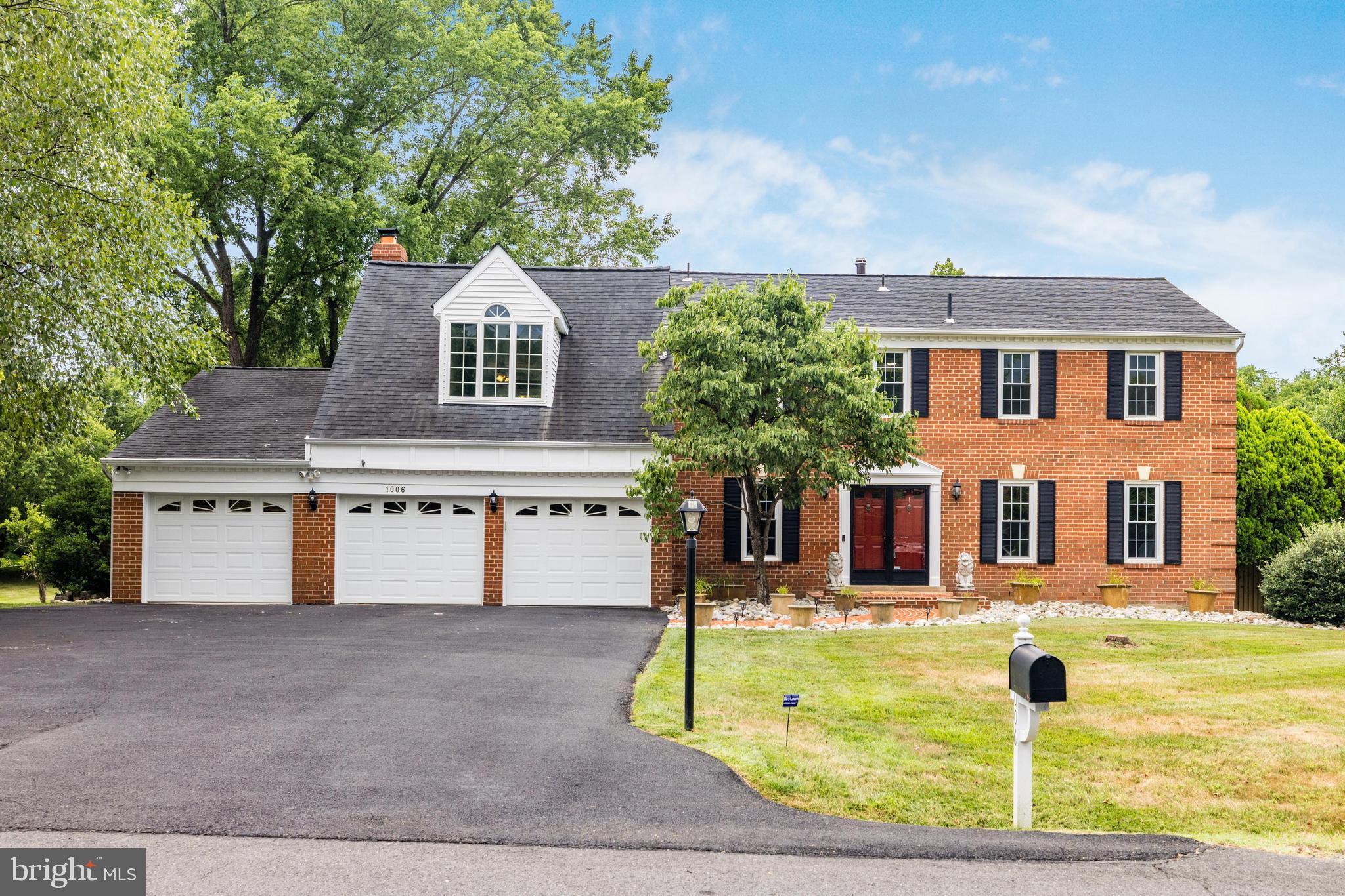 1006 Cup Leaf Holly Ct