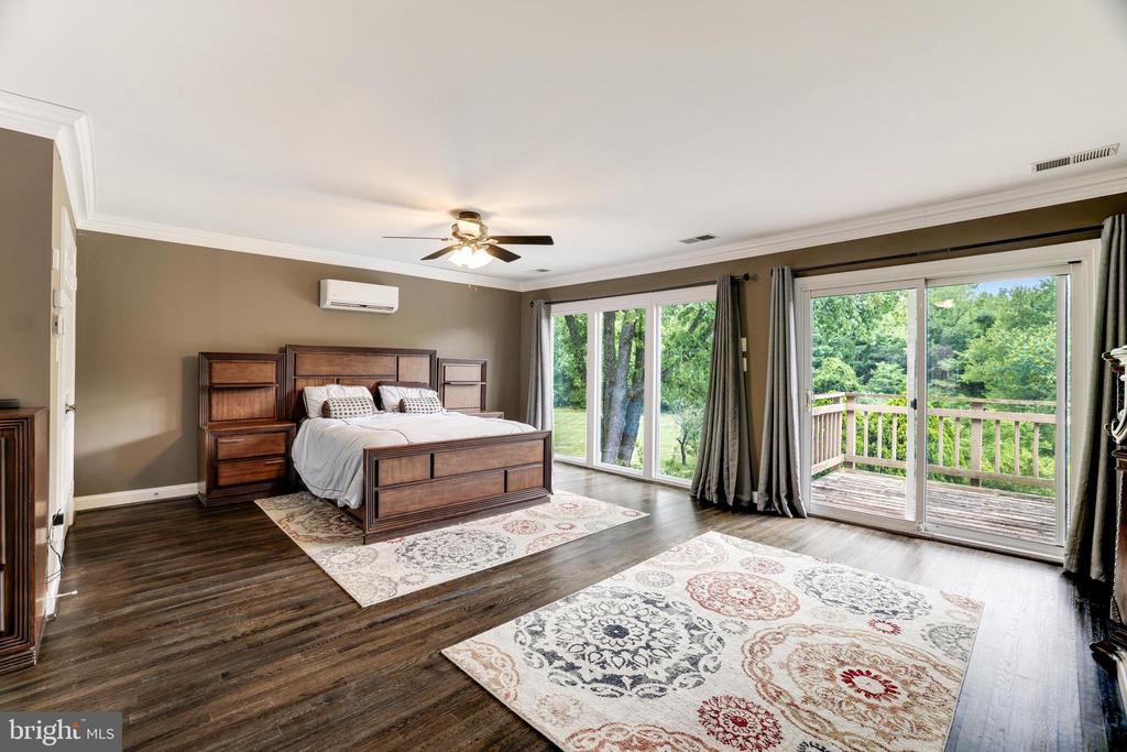 1006 Cup Leaf Holly Ct