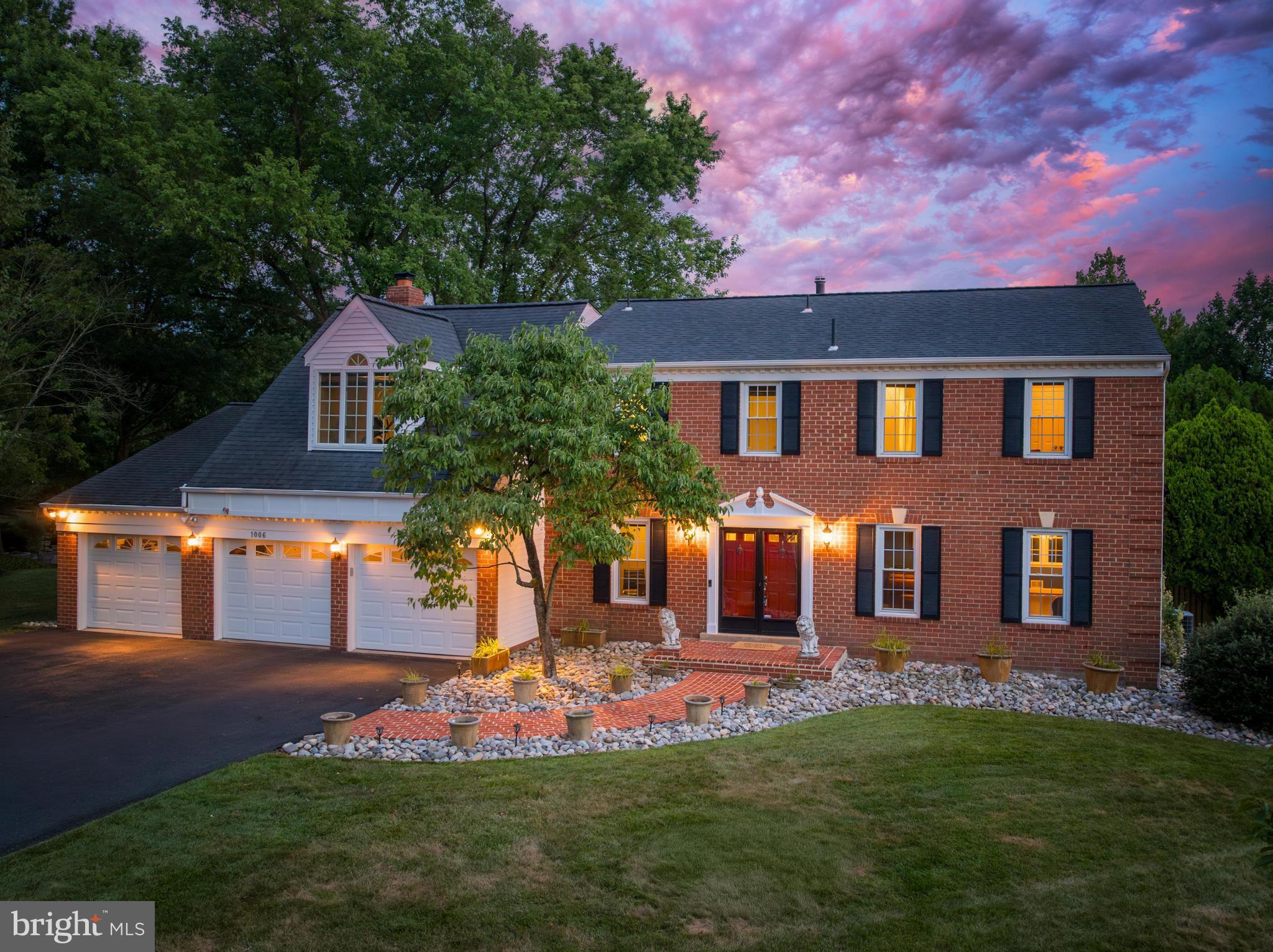 1006 Cup Leaf Holly Ct