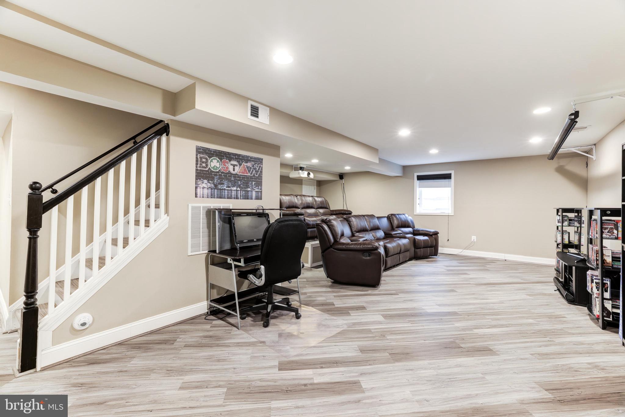 1006 Cup Leaf Holly Ct
