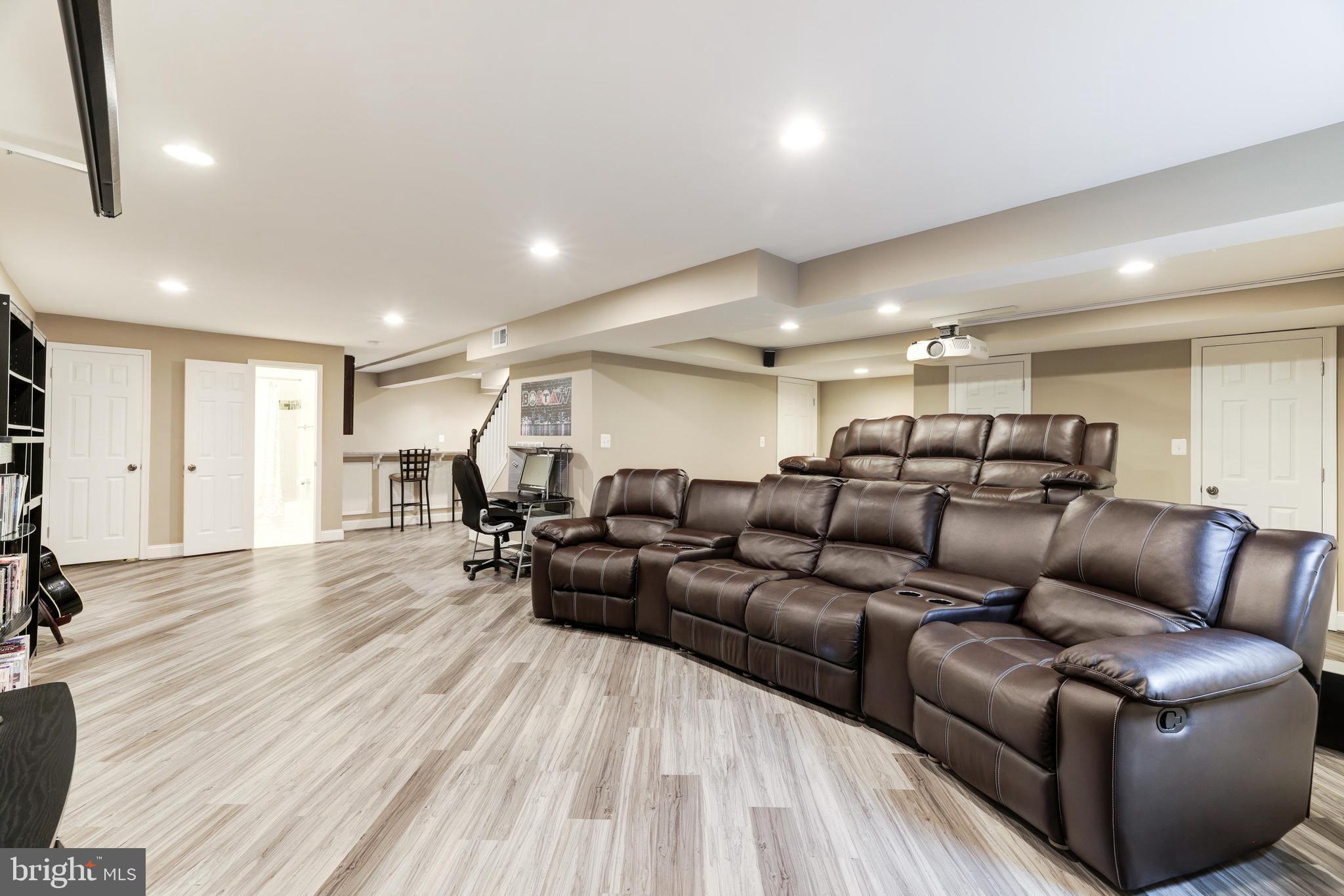 1006 Cup Leaf Holly Ct