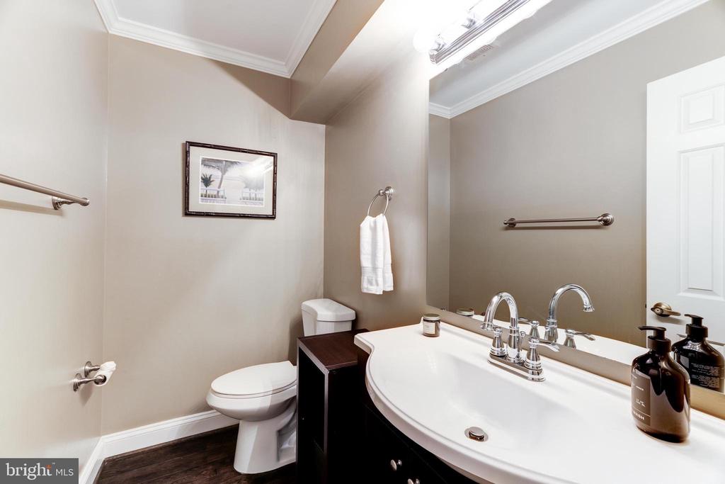 1006 Cup Leaf Holly Ct