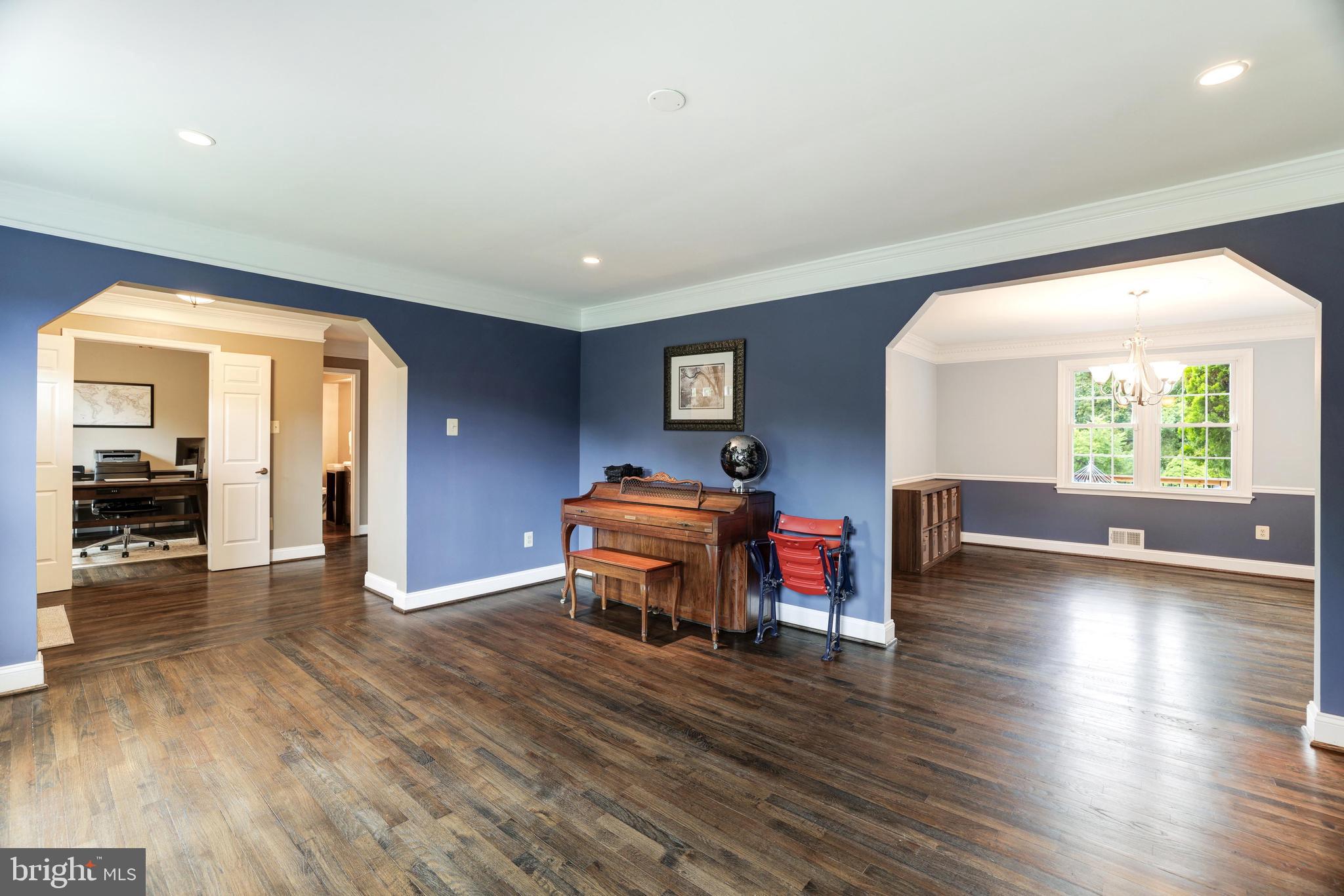 1006 Cup Leaf Holly Ct
