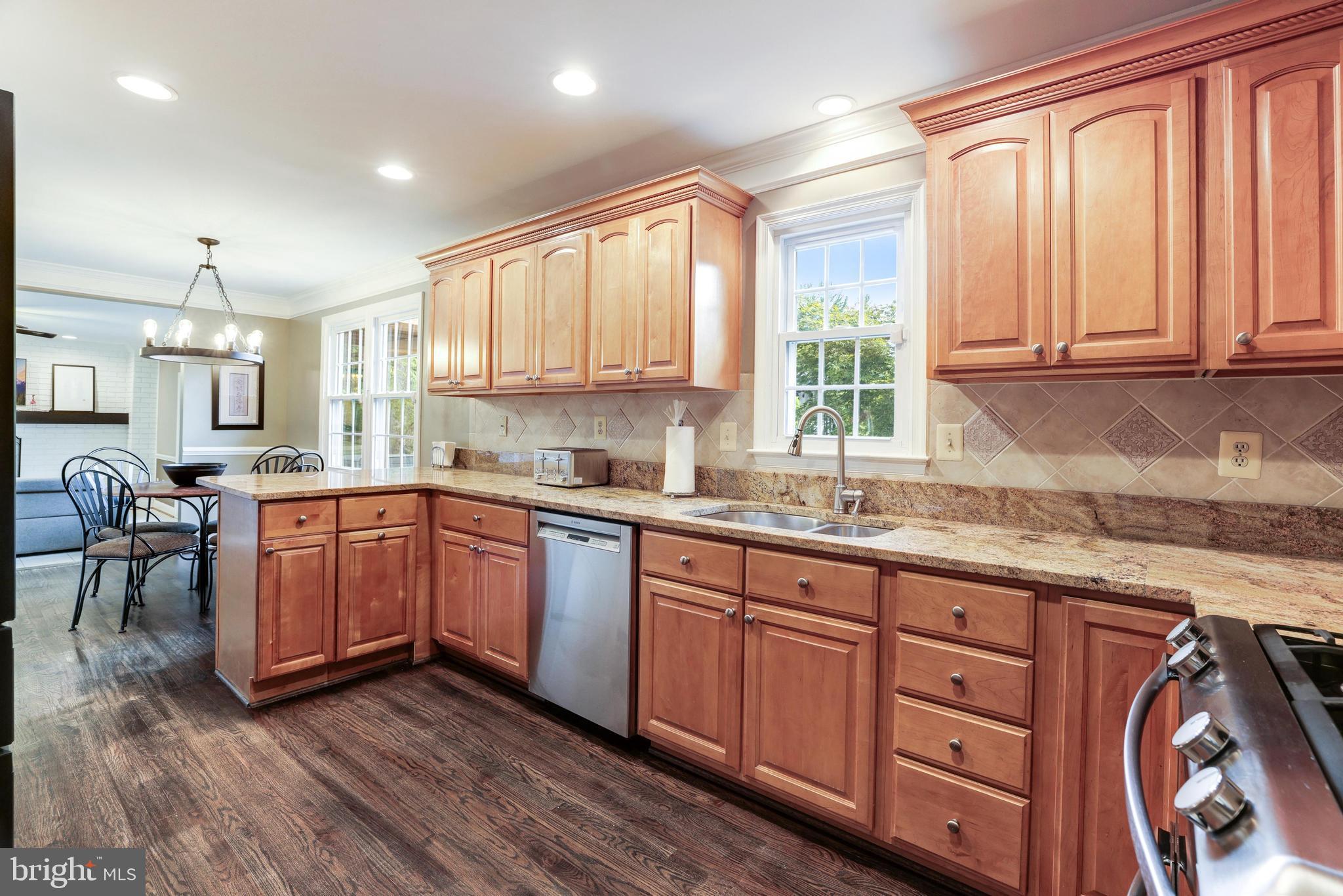 1006 Cup Leaf Holly Ct