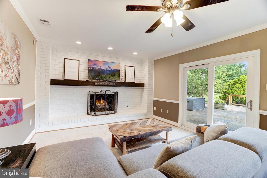 1006 Cup Leaf Holly Ct