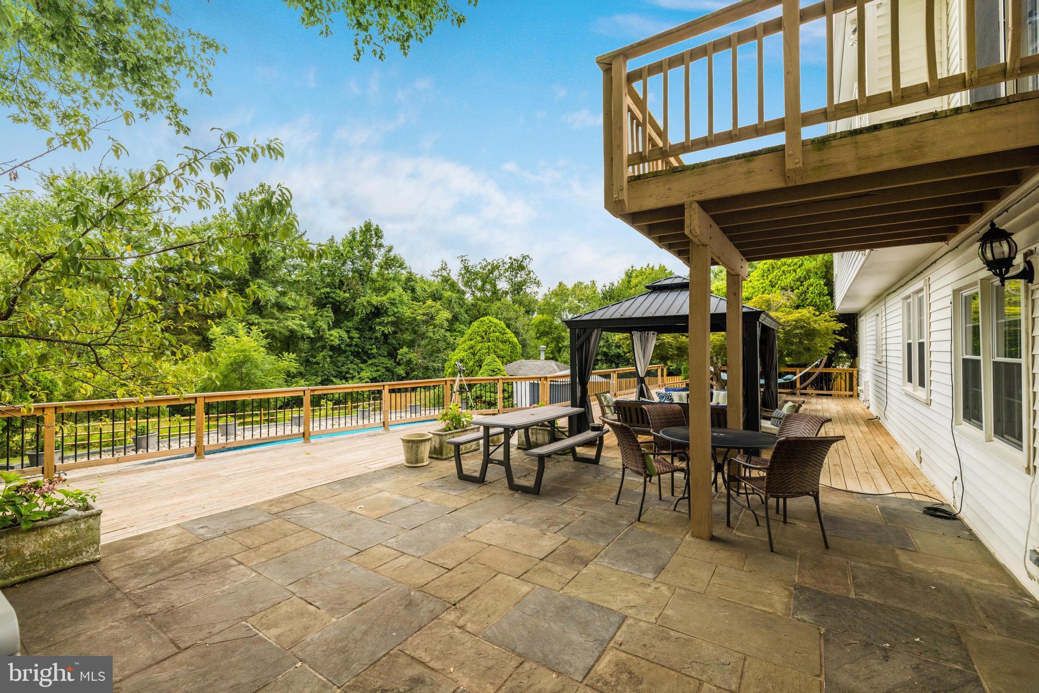 1006 Cup Leaf Holly Ct