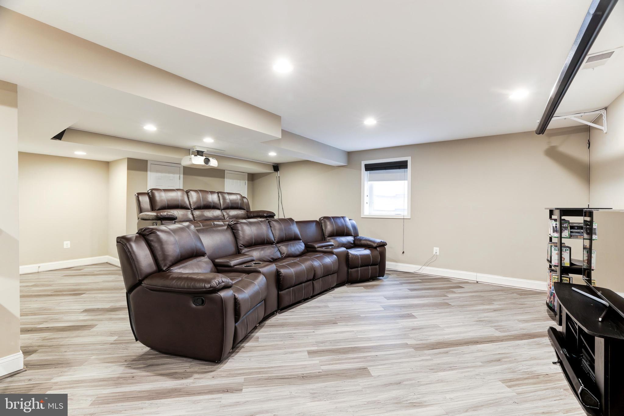 1006 Cup Leaf Holly Ct