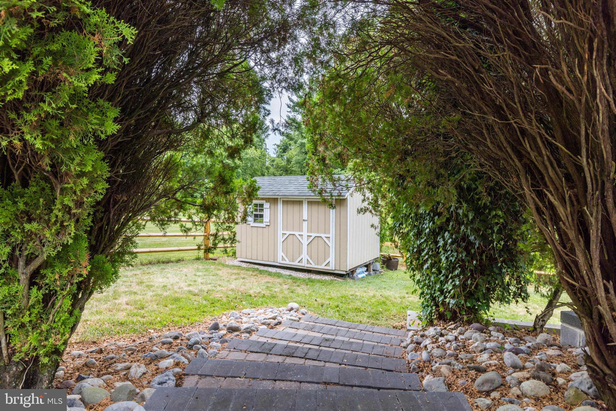 1006 Cup Leaf Holly Ct