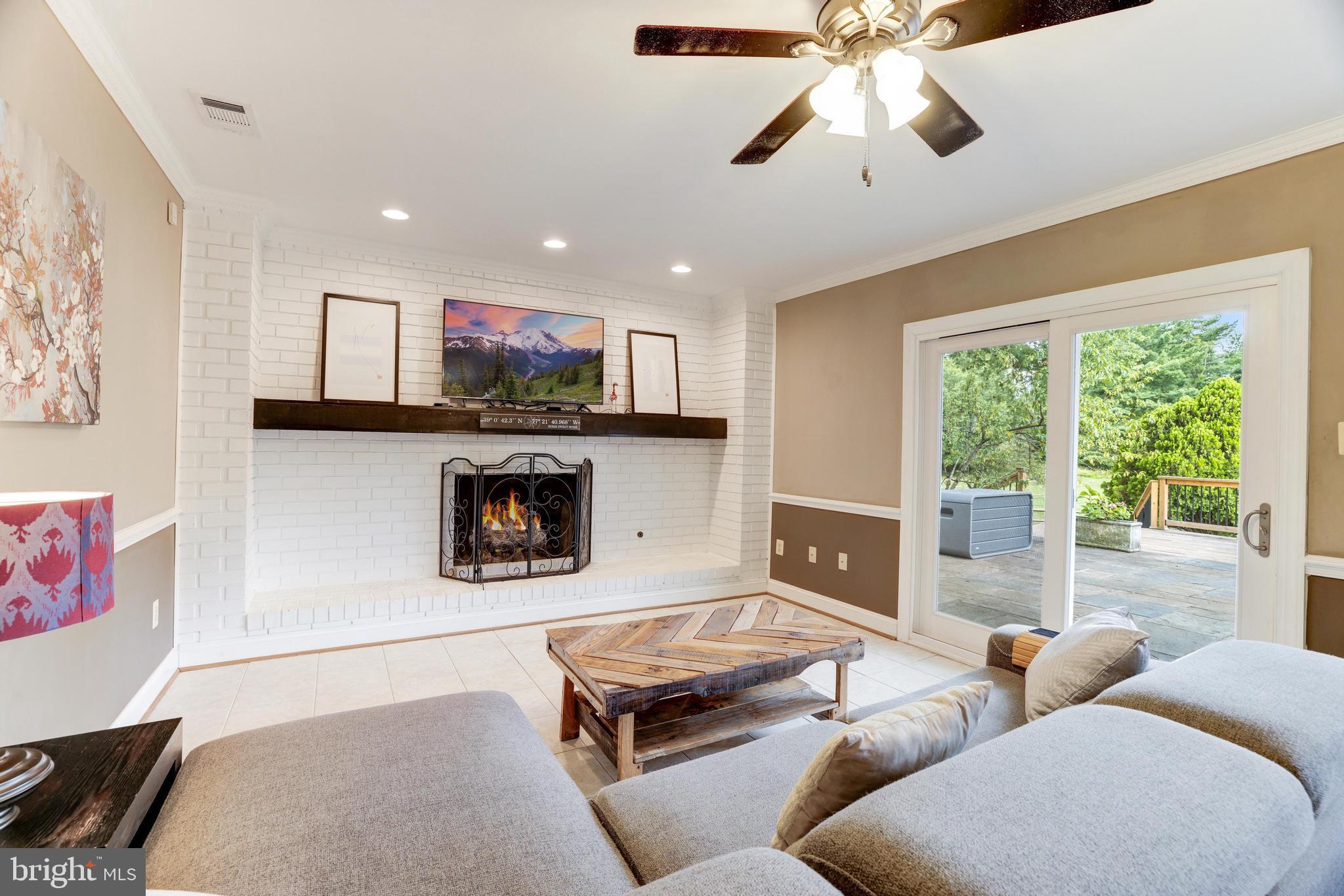 1006 Cup Leaf Holly Ct