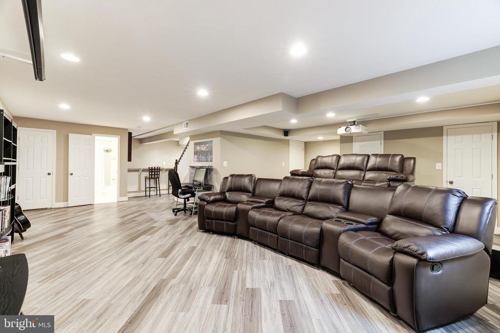 1006 Cup Leaf Holly Ct