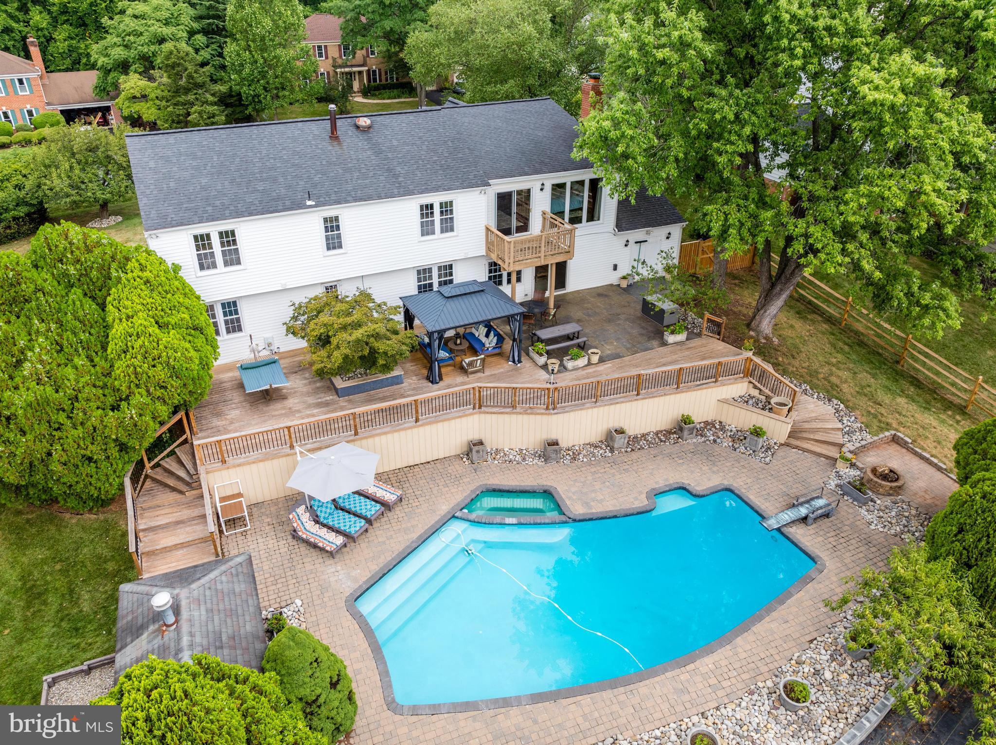 1006 Cup Leaf Holly Ct