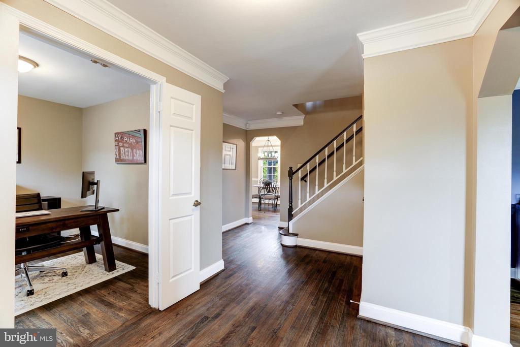 1006 Cup Leaf Holly Ct