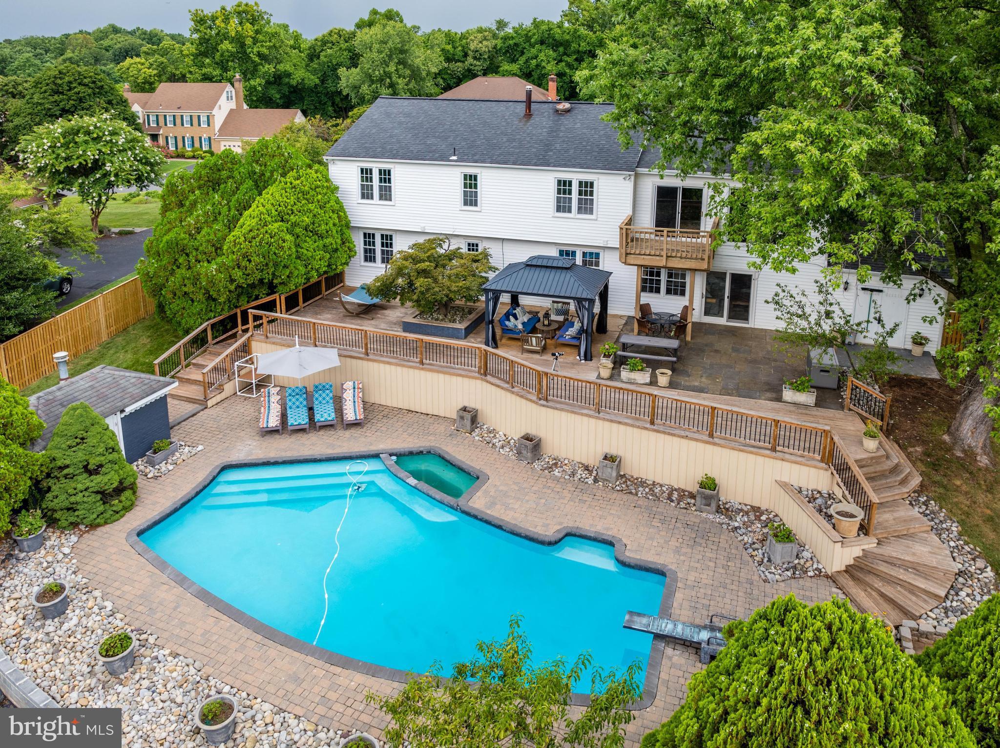 1006 Cup Leaf Holly Ct