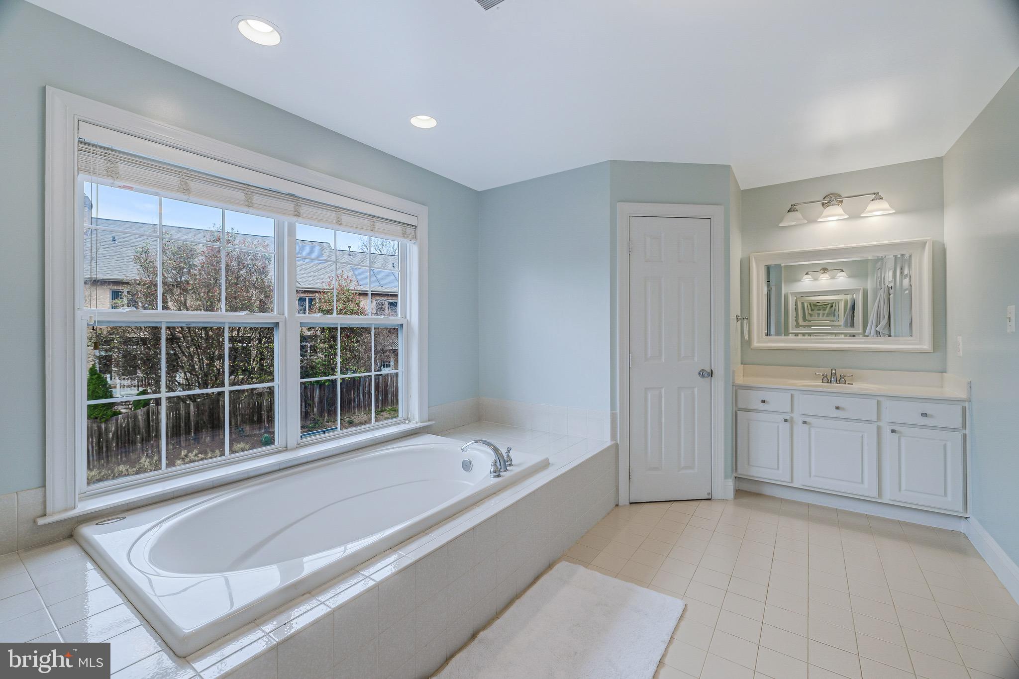 901 Dominion Ridge Ter