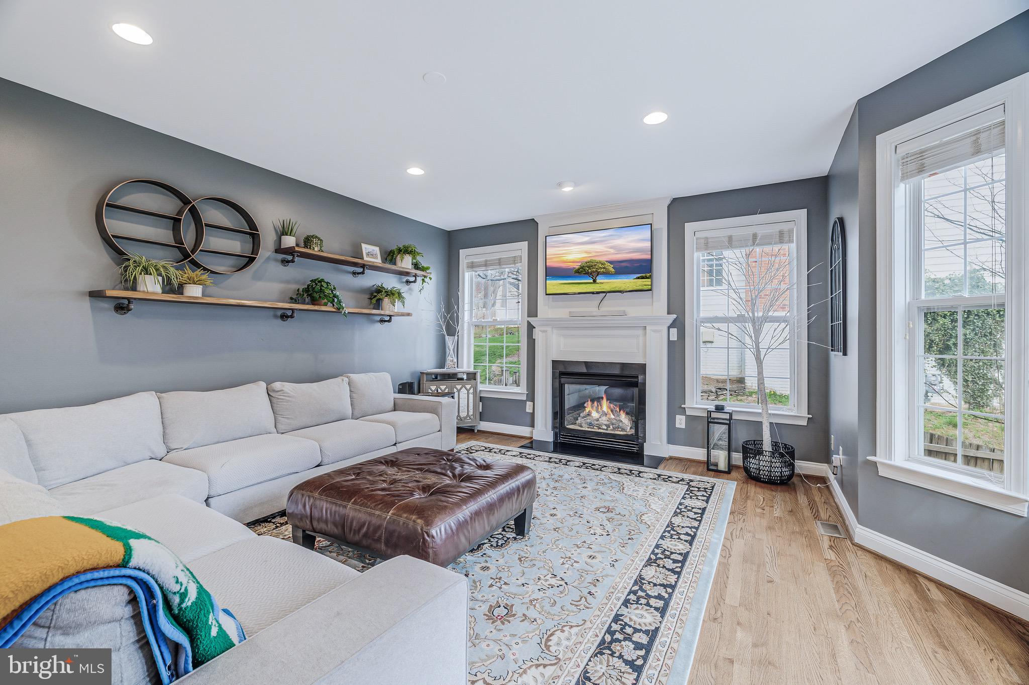 901 Dominion Ridge Ter