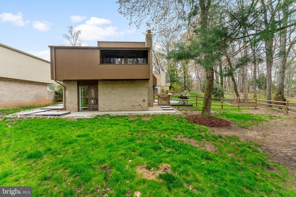 12134 Quorn Ln