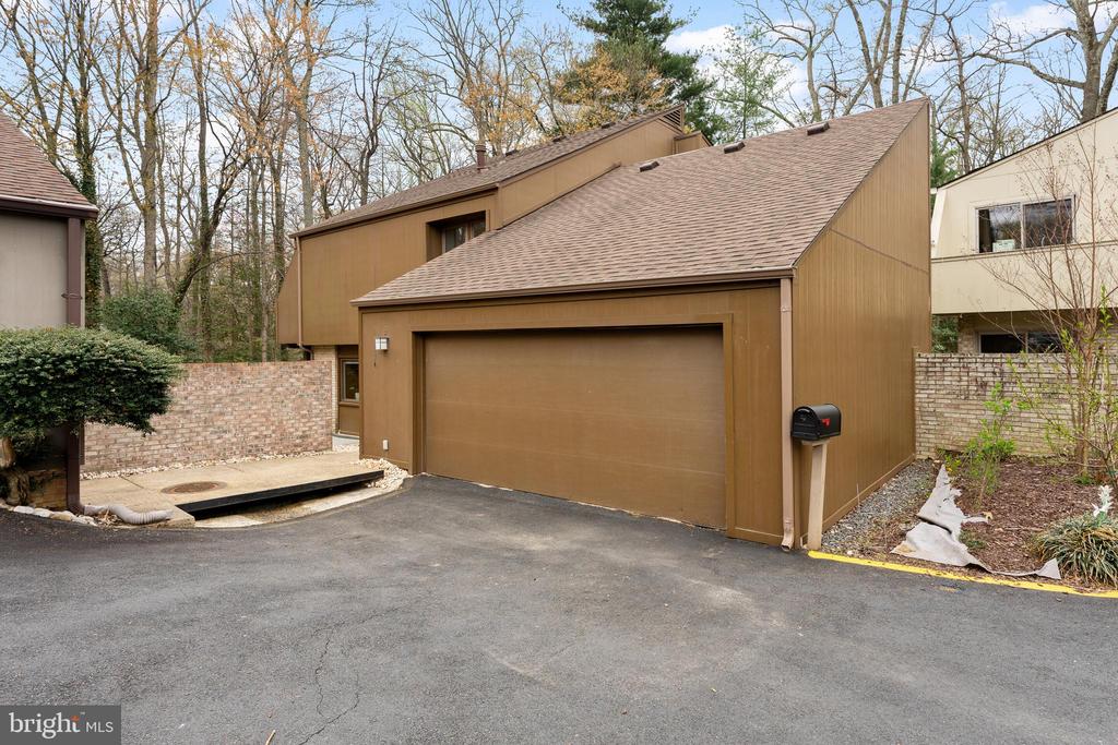 12134 Quorn Ln