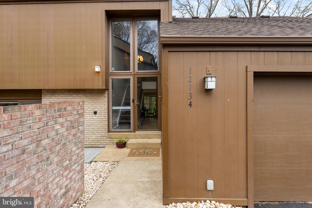 12134 Quorn Ln