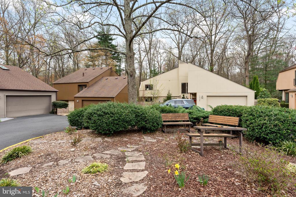 12134 Quorn Ln