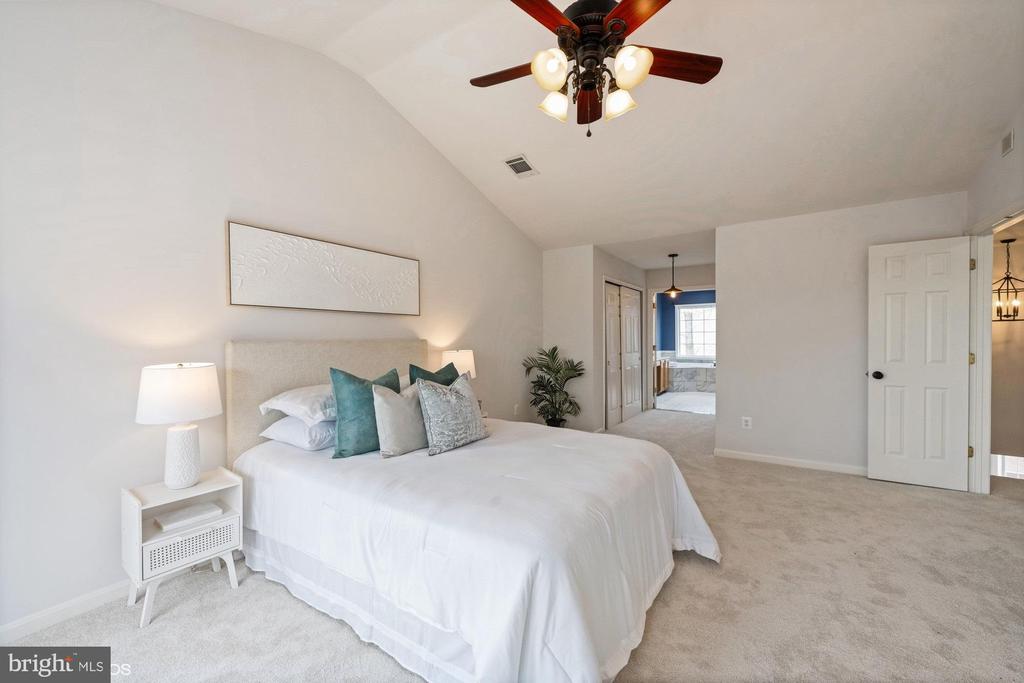 6412 EMERALD GREEN COURT