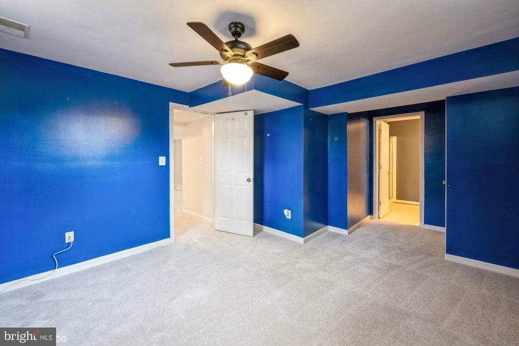 6412 EMERALD GREEN COURT