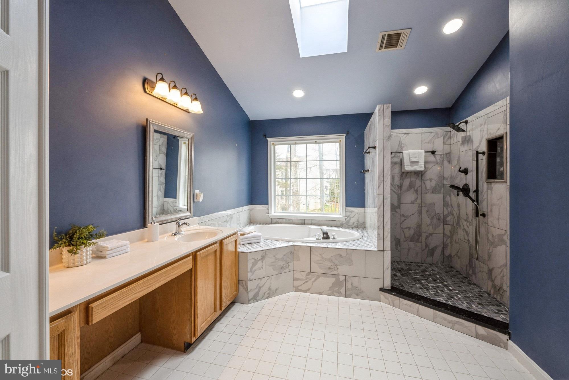 6412 EMERALD GREEN COURT