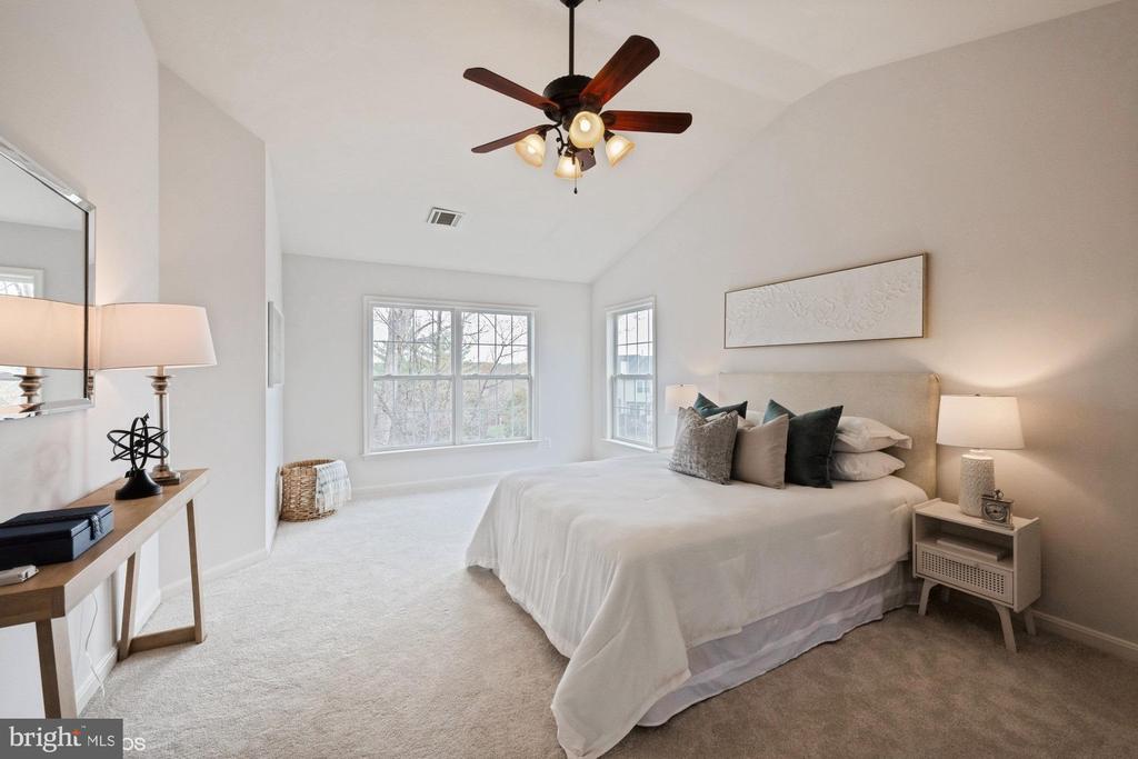 6412 EMERALD GREEN COURT