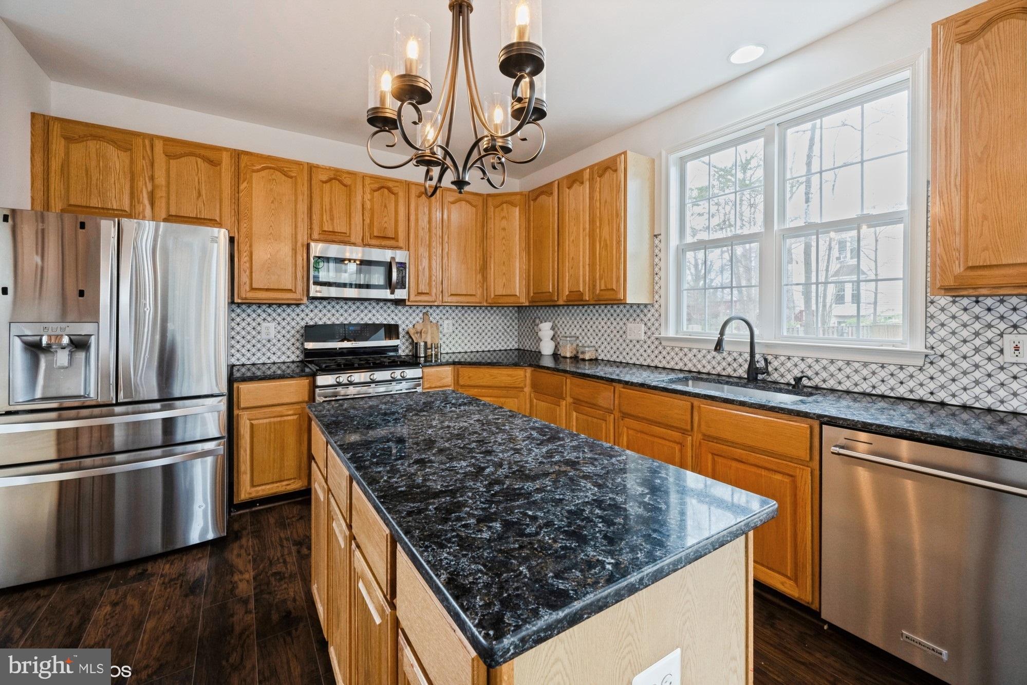 6412 EMERALD GREEN COURT