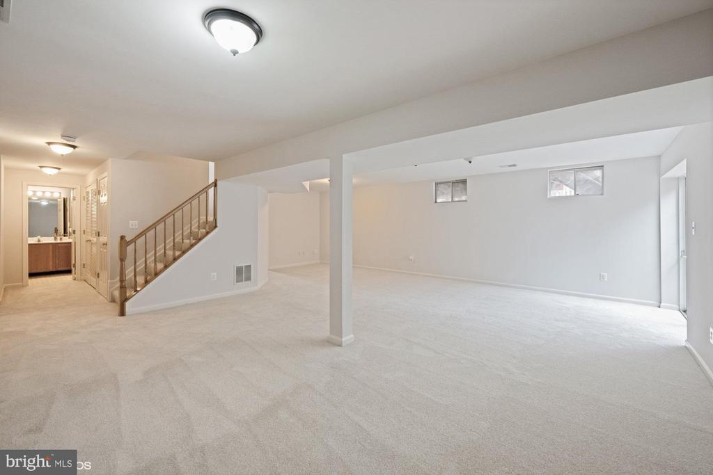 6412 EMERALD GREEN COURT
