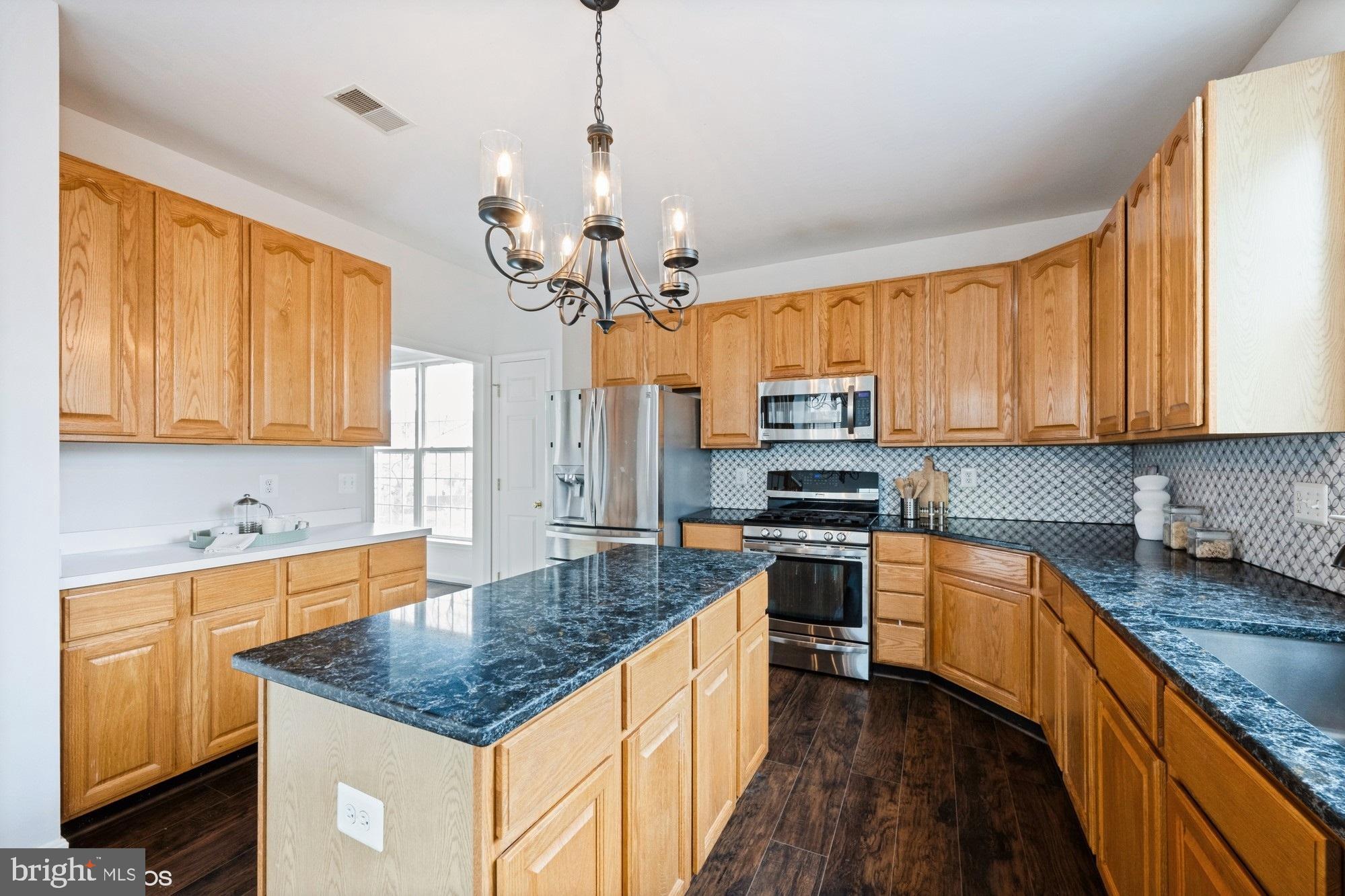 6412 EMERALD GREEN COURT