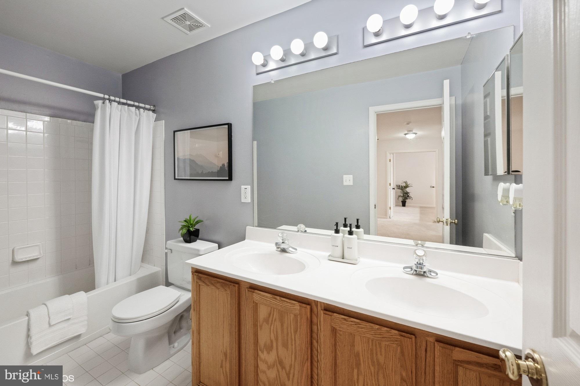 6412 EMERALD GREEN COURT