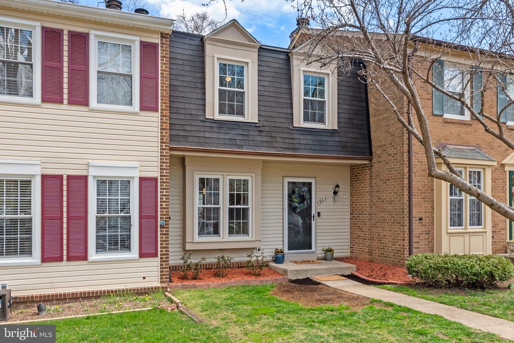 7903 Bubbling Brook Cir
