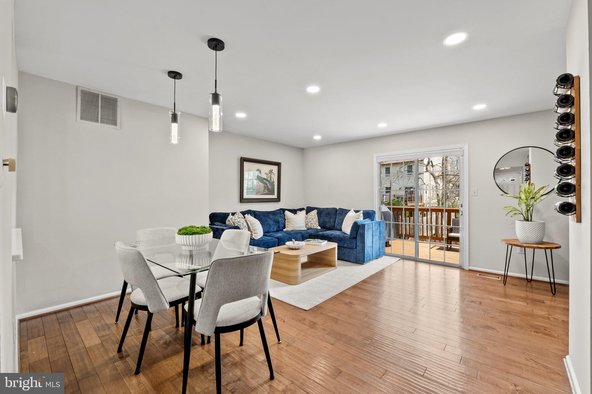 7903 Bubbling Brook Cir