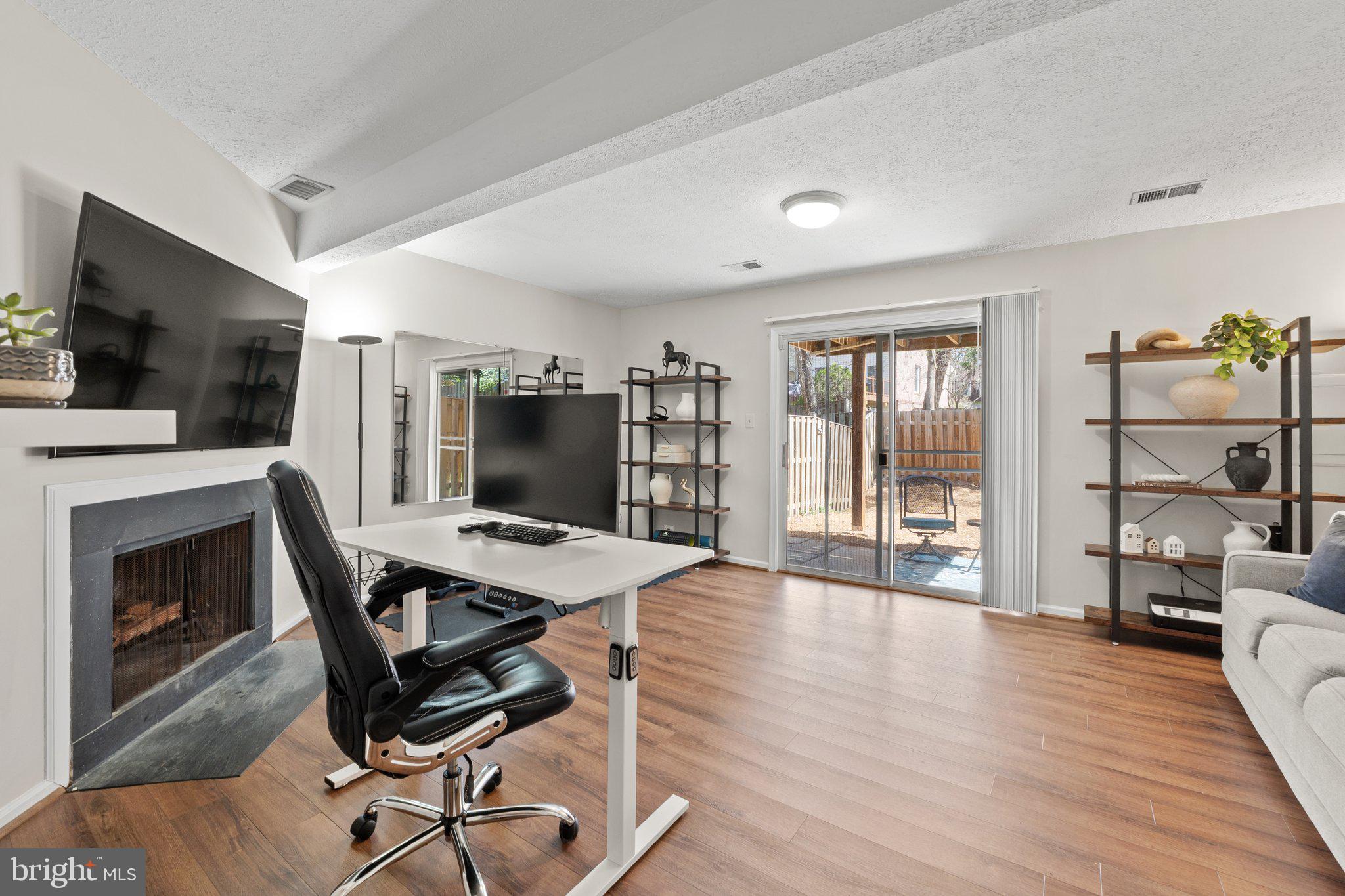 7903 Bubbling Brook Cir