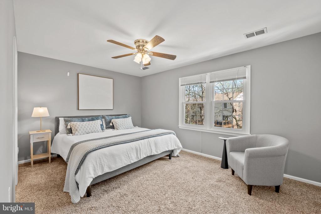 7903 Bubbling Brook Cir