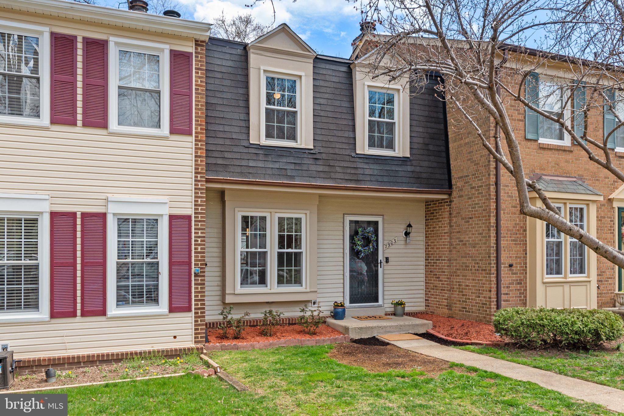 7903 Bubbling Brook Cir