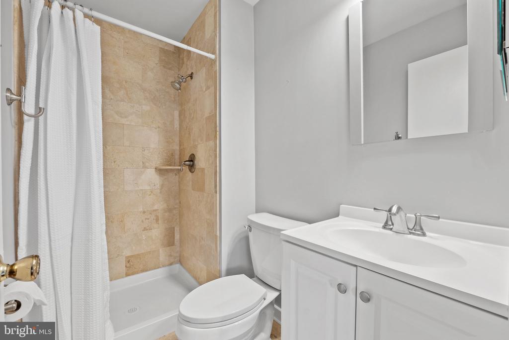 7903 Bubbling Brook Cir