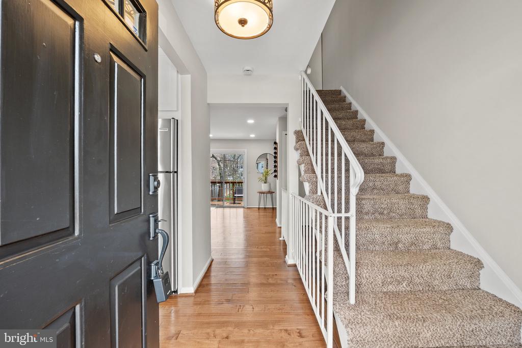 7903 Bubbling Brook Cir
