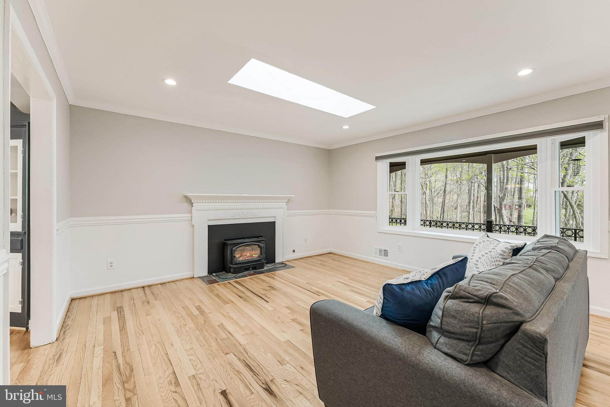 12828 Great Oak Ln