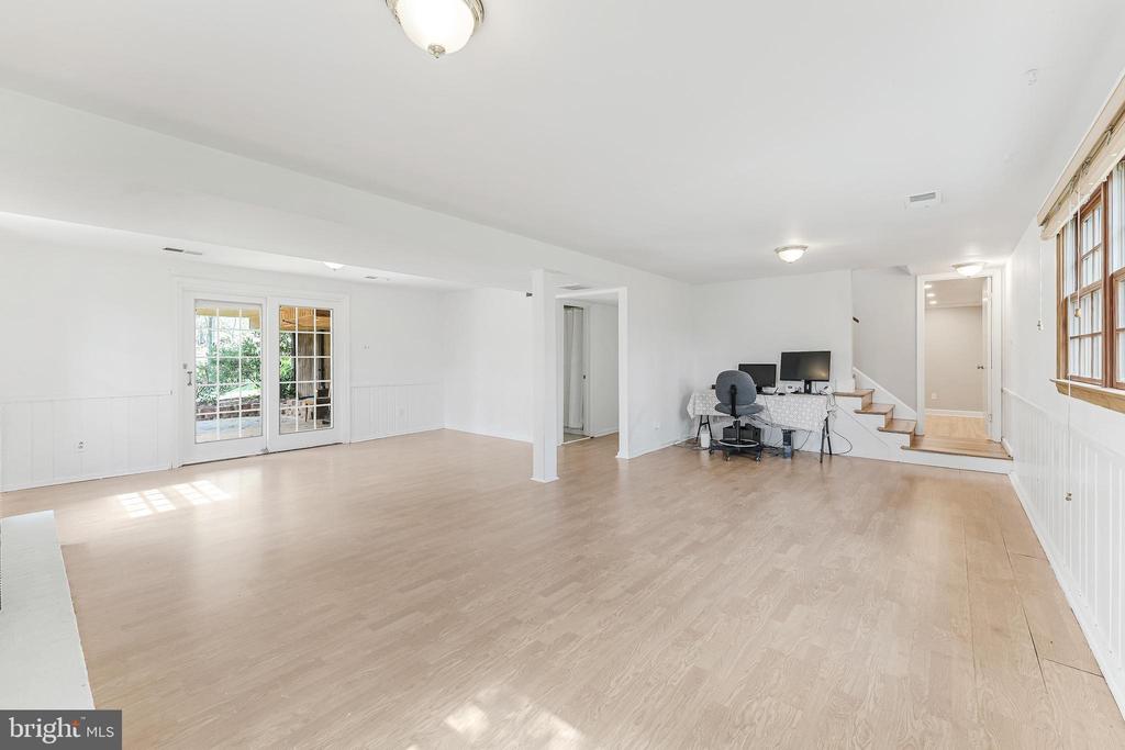 12828 Great Oak Ln