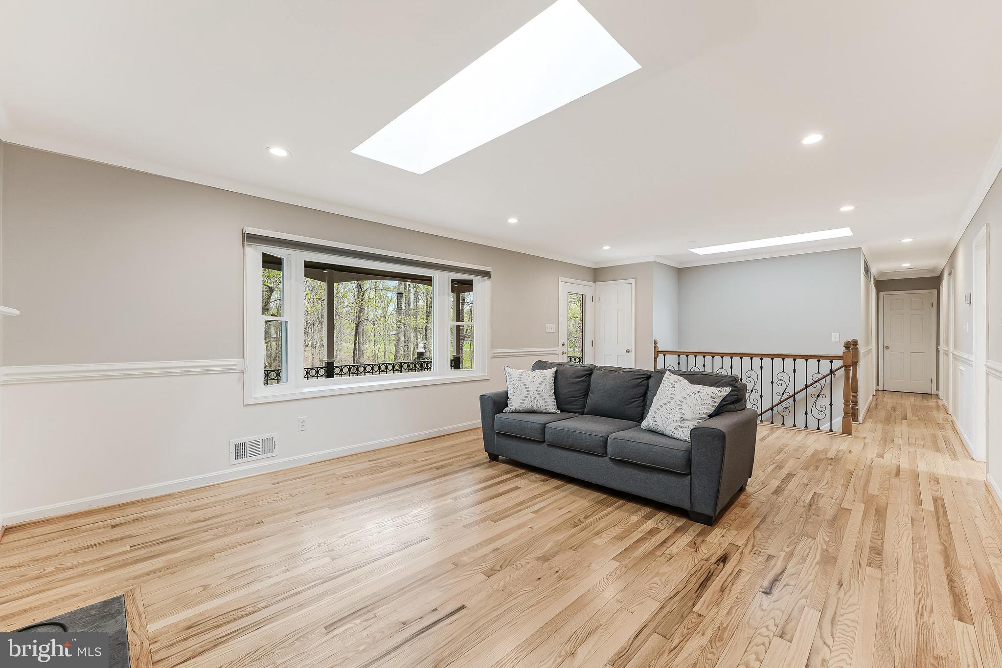 12828 Great Oak Ln