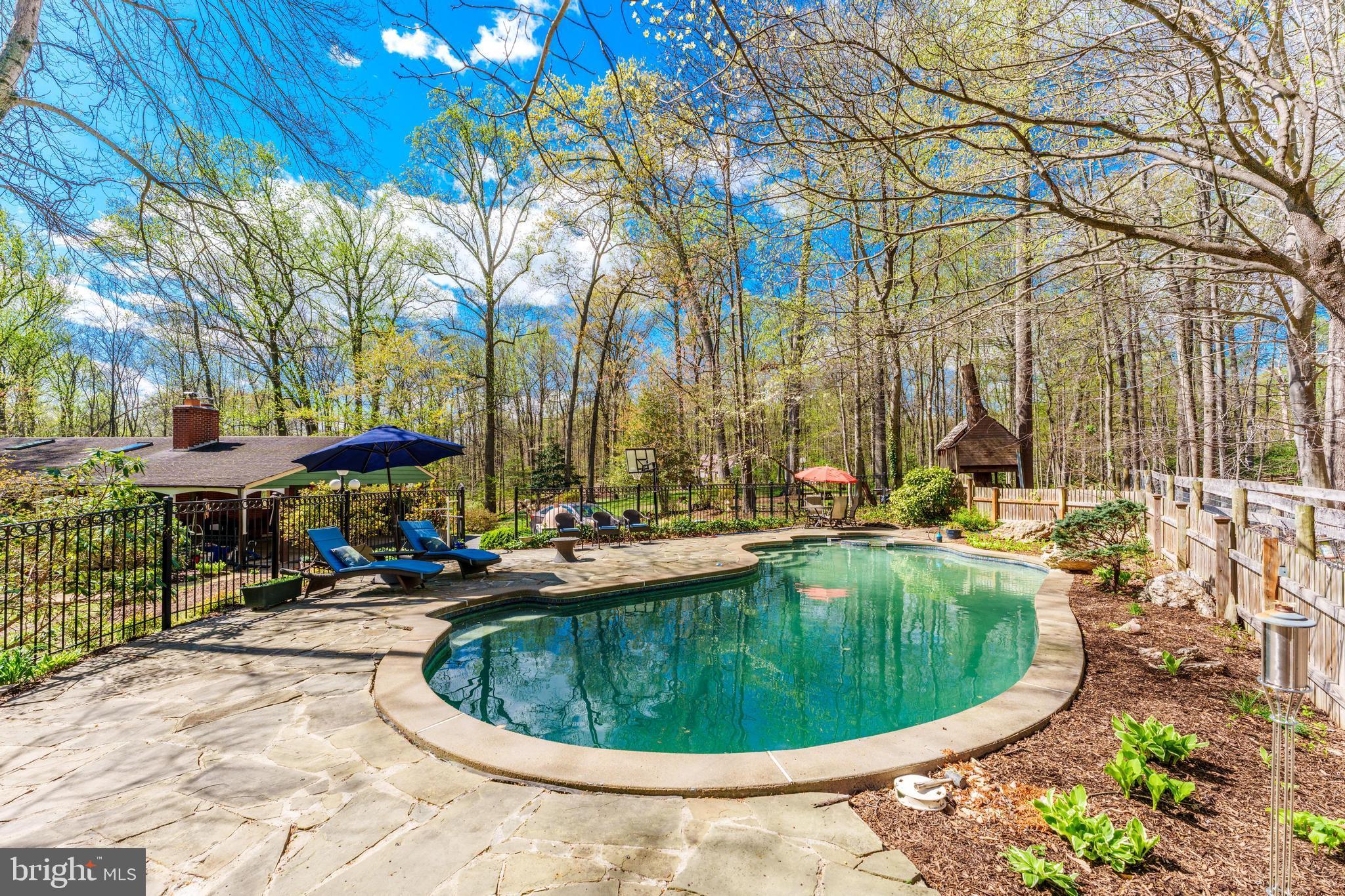 12828 Great Oak Ln