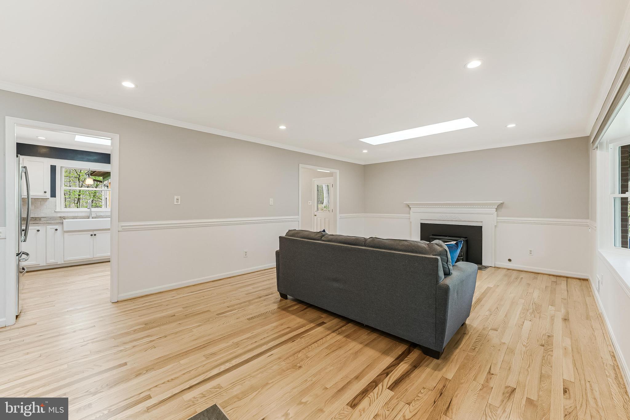 12828 Great Oak Ln