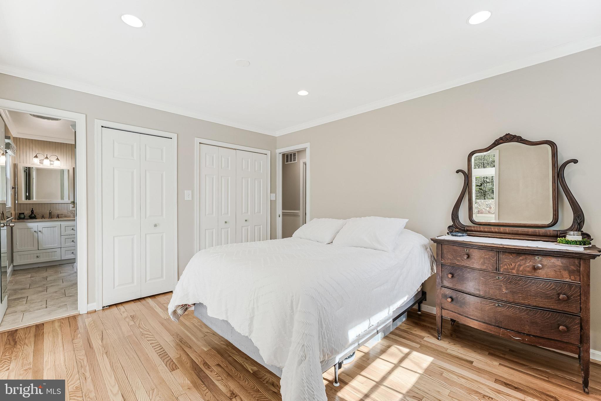 12828 Great Oak Ln