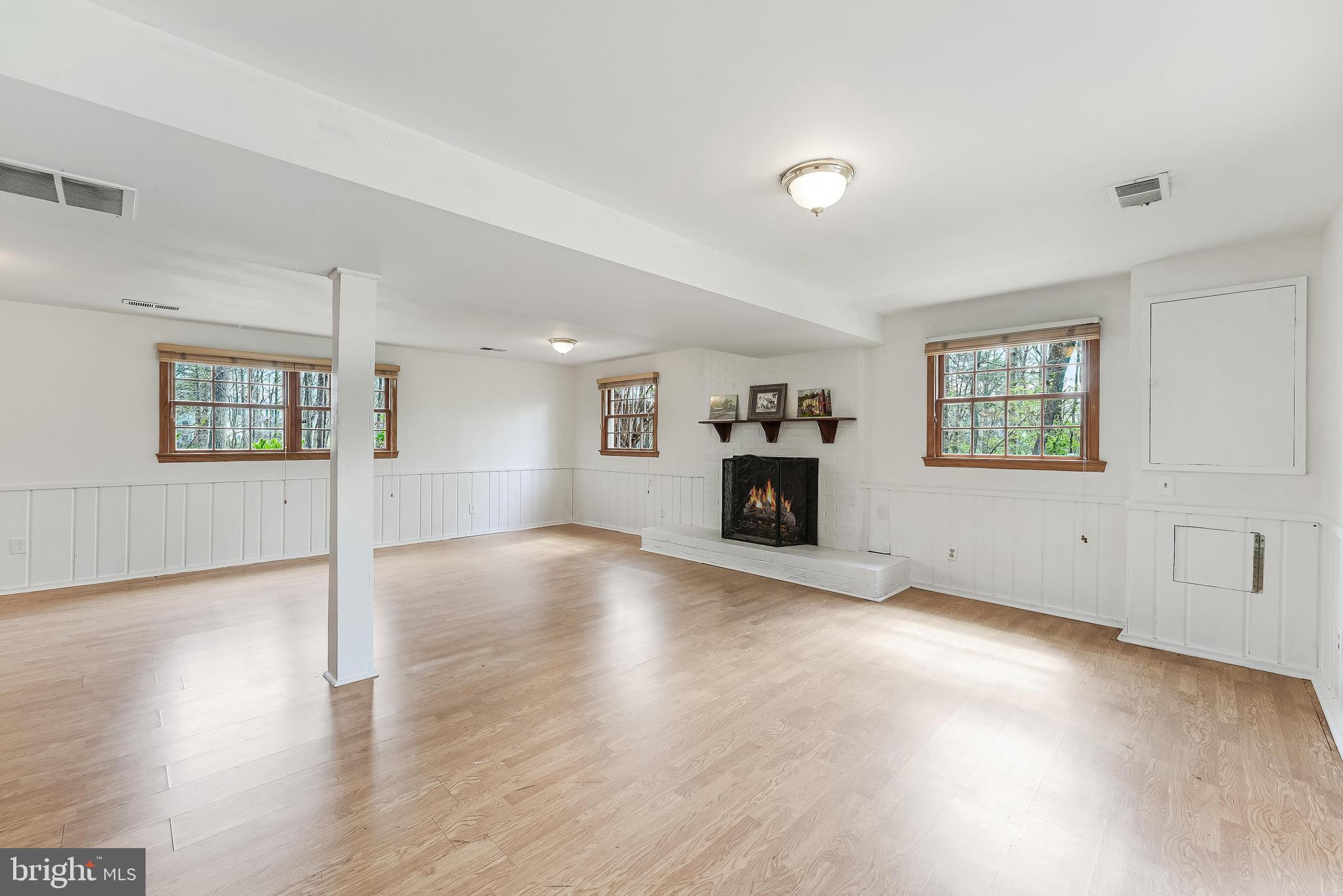 12828 Great Oak Ln