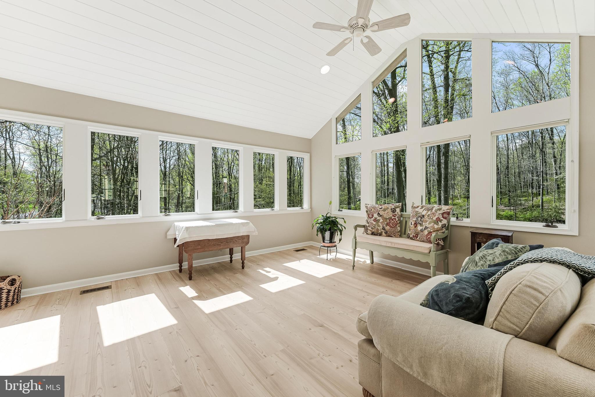12828 Great Oak Ln