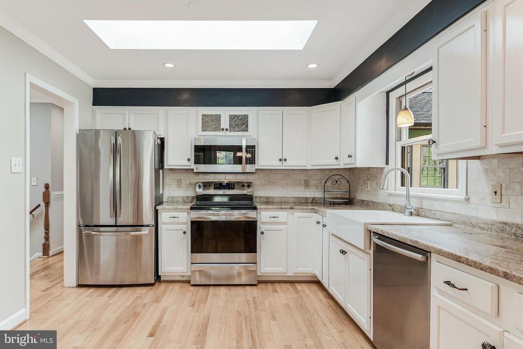 12828 Great Oak Ln