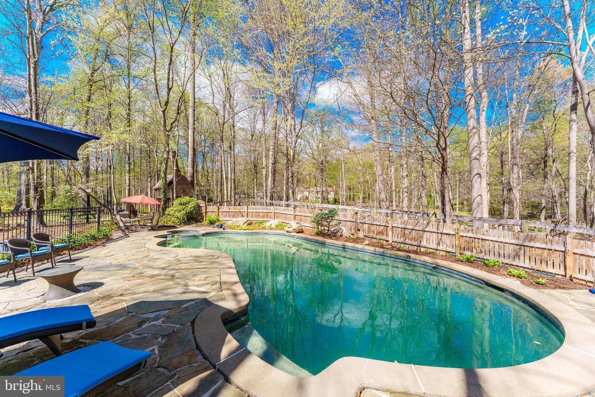12828 Great Oak Ln
