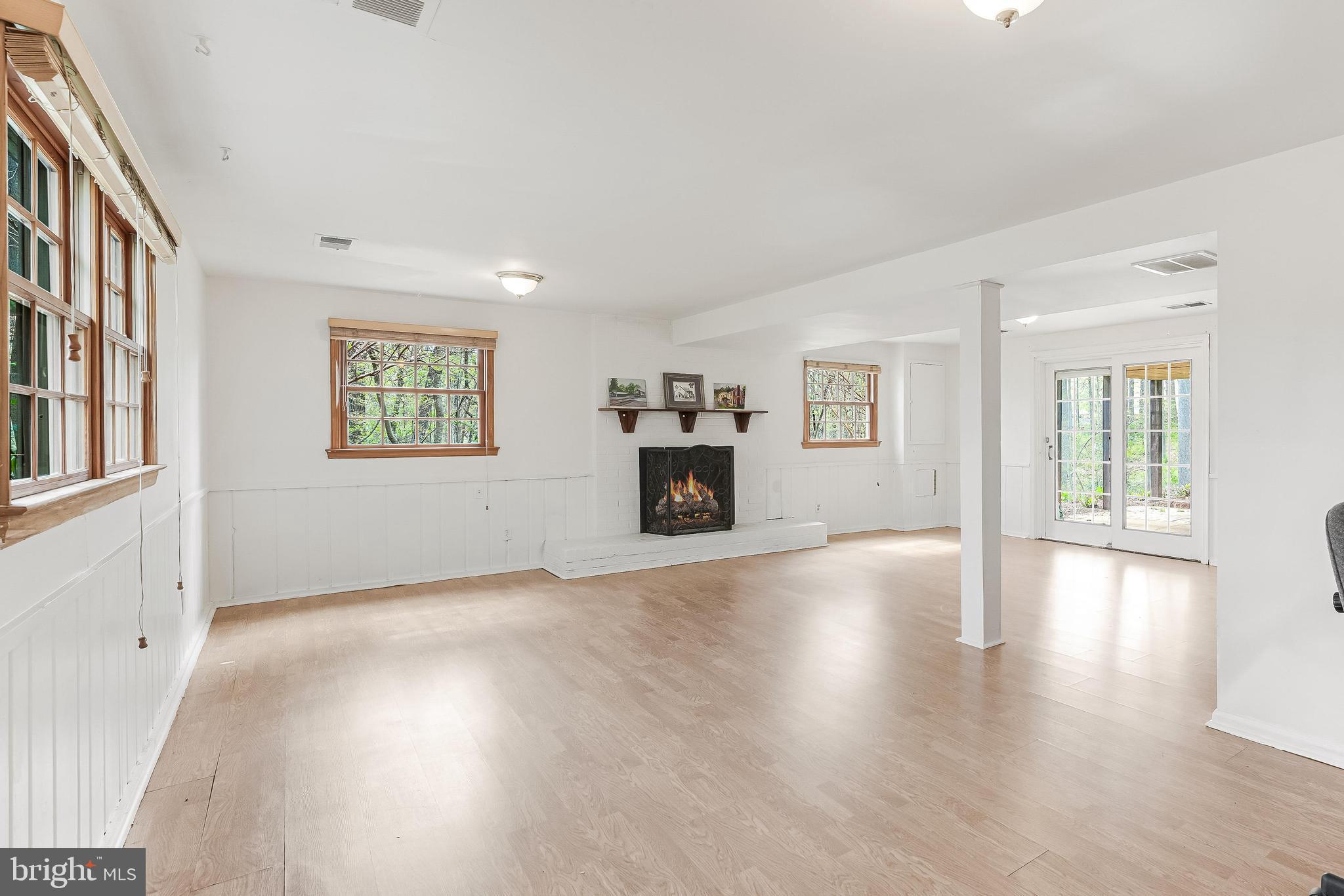 12828 Great Oak Ln