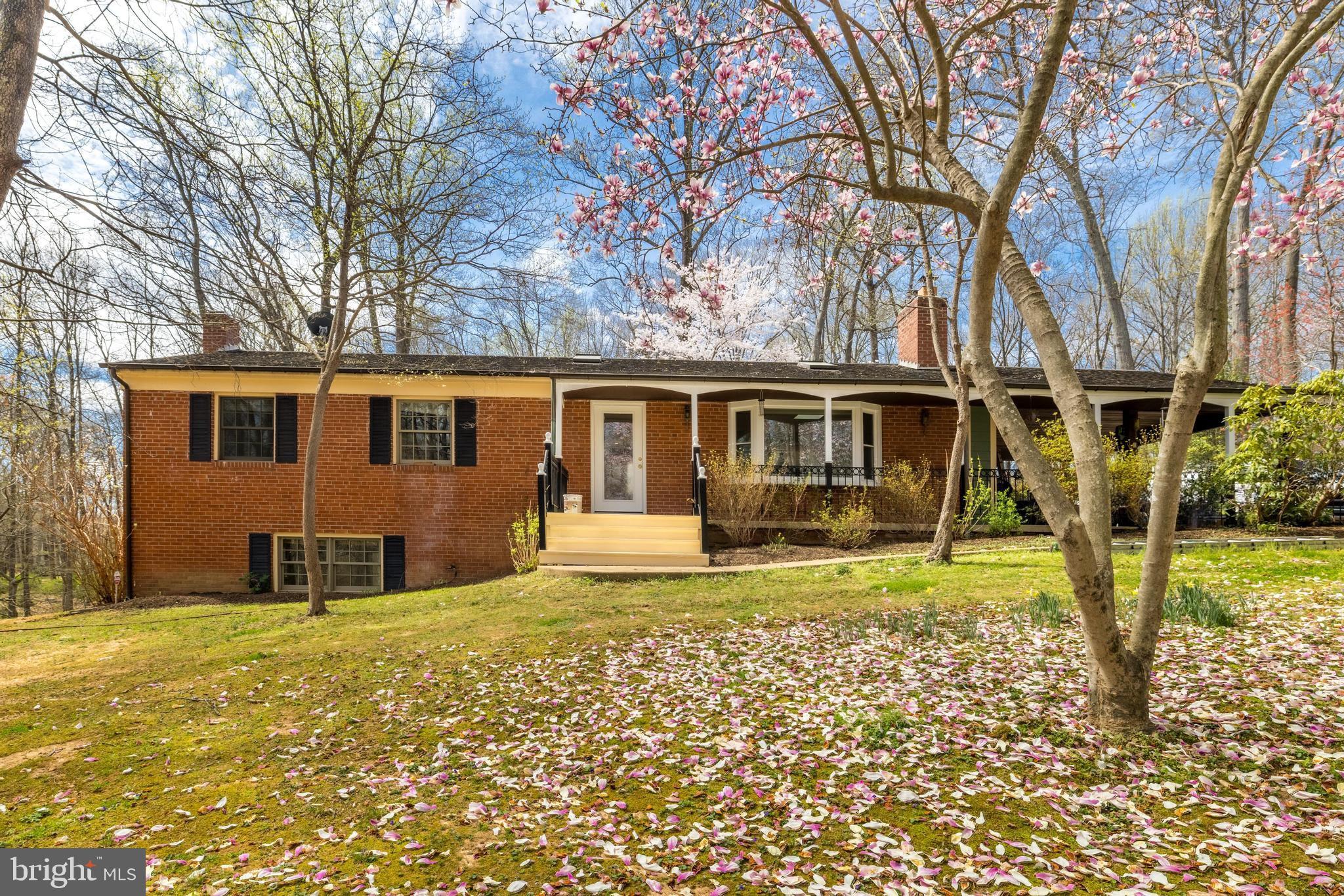 12828 Great Oak Ln